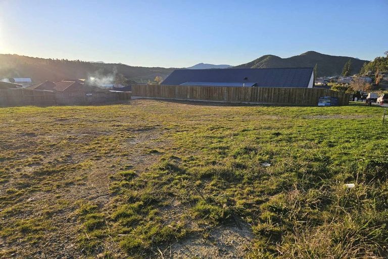 Photo of property in 22 Tui Drive, Picton, 7220