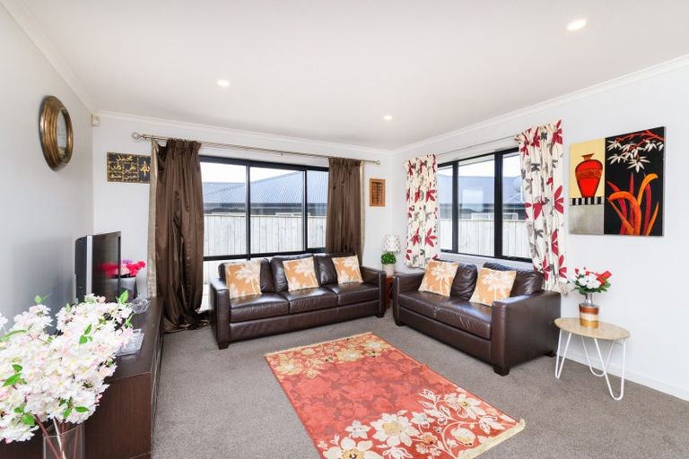 Photo of property in 12 Gibraltar Way, Fitzherbert, Palmerston North, 4410