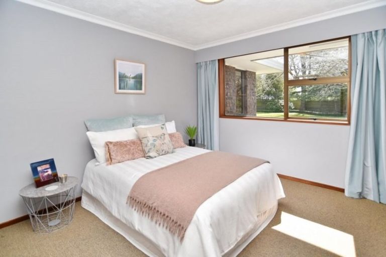 Photo of property in 361 Gardiners Road, Harewood, Christchurch, 8051