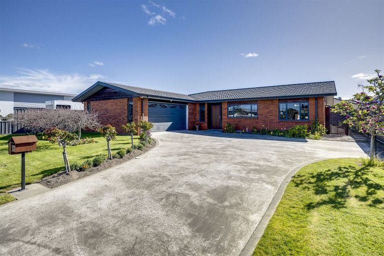 Photo of property in 32 Tasman Drive, Poraiti, Napier, 4112