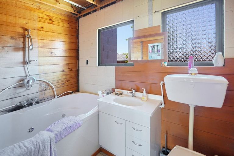 Photo of property in 8 Panckhurst Drive, Woodend, 7610