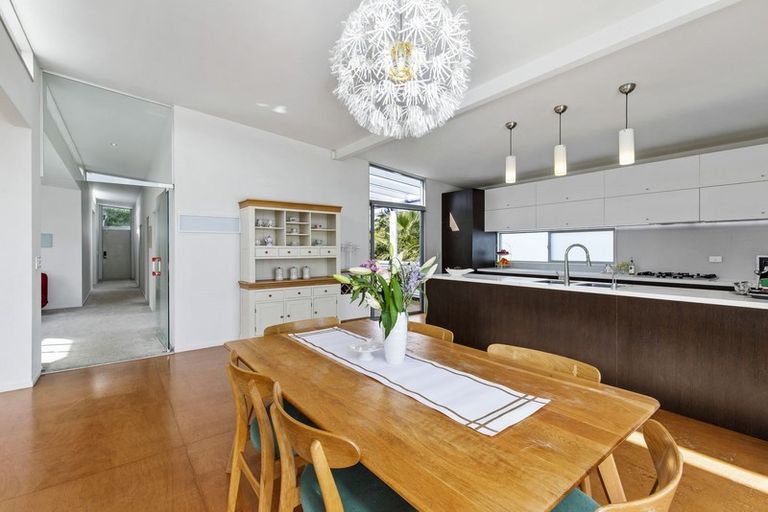 Photo of property in 10d Sunnynook Road, Sunnynook, Auckland, 0620