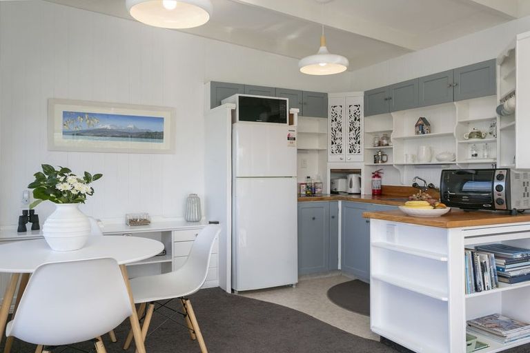 Photo of property in 2/22 Alberta Street, Acacia Bay, Taupo, 3330