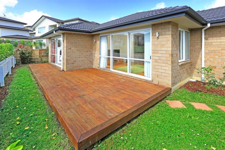 Photo of property in 18 Askerne Drive, Flat Bush, Auckland, 2016