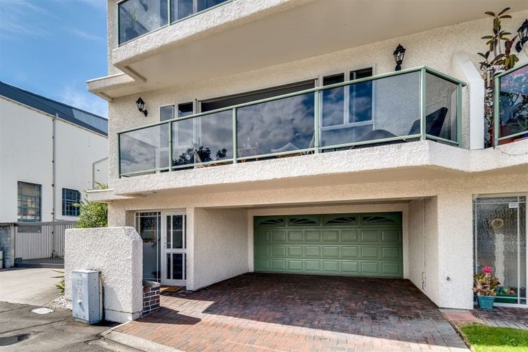 Photo of property in 1/26 West Quay, Ahuriri, Napier, 4110