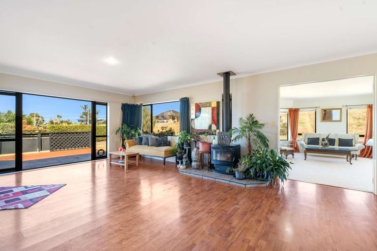 Photo of property in 58 Omana Avenue, Shelly Beach, Helensville, 0874