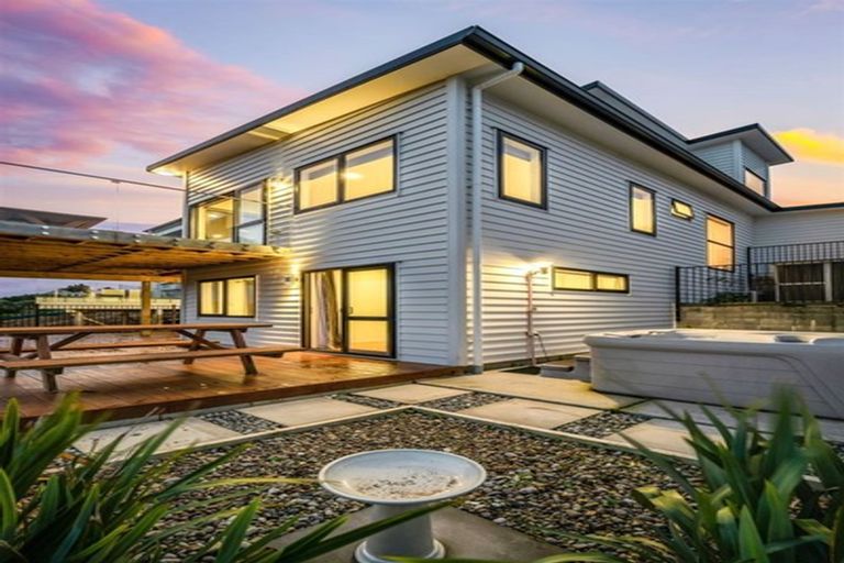 Photo of property in 94 Voyager Drive, Gulf Harbour, Whangaparaoa, 0930