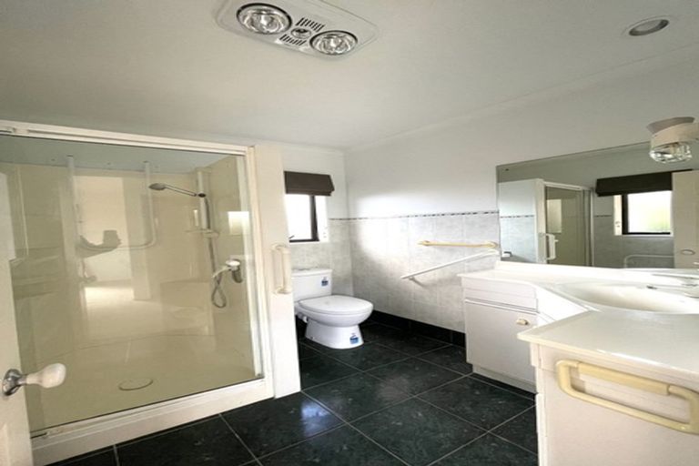 Photo of property in 31 Kath Hopper Drive, Orewa, 0931