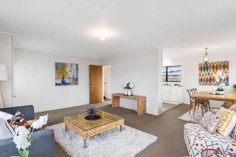 Photo of property in 64 Redcrest Avenue, Red Hill, Papakura, 2110