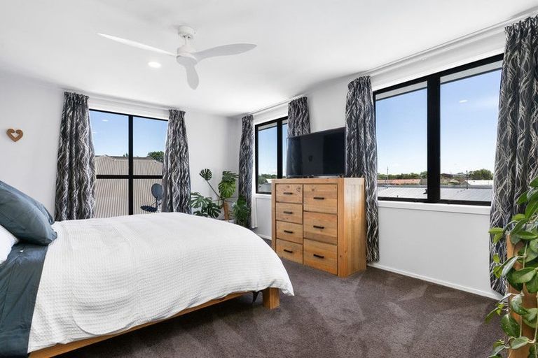 Photo of property in 9 Oaktree Lane, Bishopdale, Christchurch, 8053