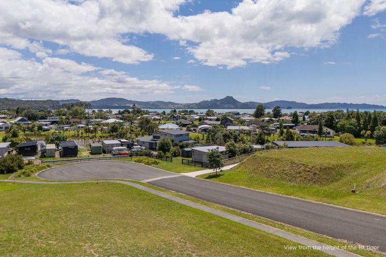 Photo of property in 2 Tinirau Place, Cooks Beach, 3591
