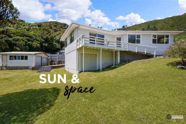 Photo of property in 12 Holmes Grove, Naenae, Lower Hutt, 5011