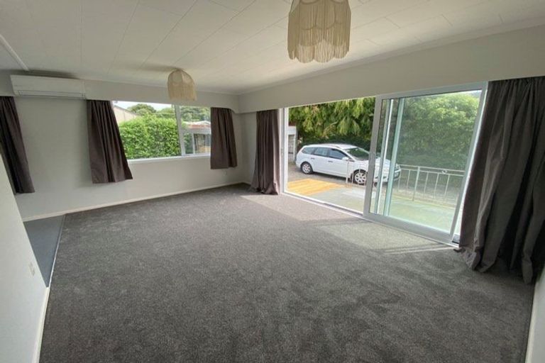 Photo of property in 65a Alexander Road, Raumati Beach, Paraparaumu, 5032