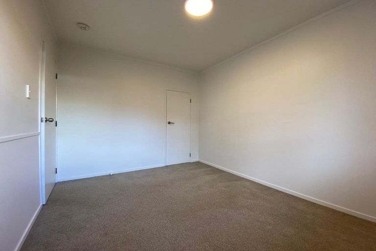 Photo of property in 3/9 Fuchsia Place, Birkdale, Auckland, 0626