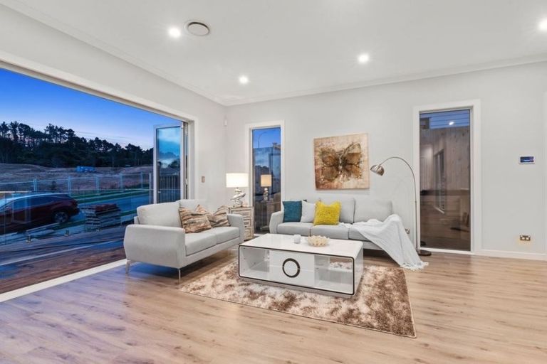 Photo of property in 36 Celestial Crescent, Orewa, 0931