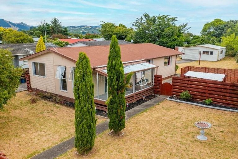 Photo of property in 9 Cypress Grove, Paraparaumu, 5032