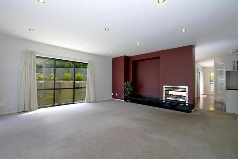 Photo of property in 26 Catlins Place, Fairview Heights, Auckland, 0632