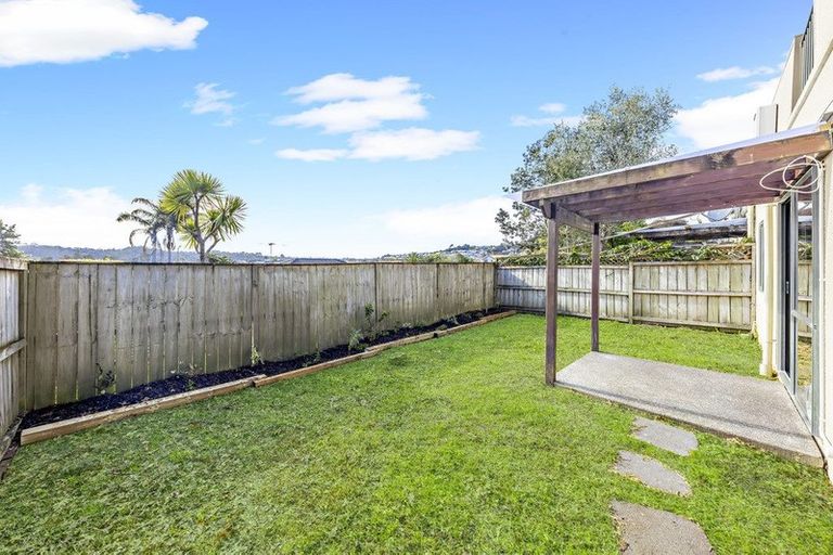 Photo of property in 1/3 Orwell Road, Greenhithe, Auckland, 0632