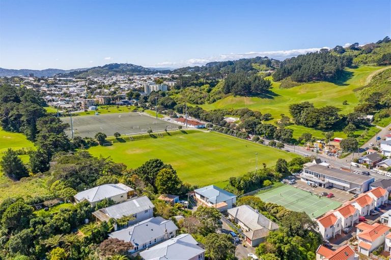 Photo of property in 7 Murray Street, Island Bay, Wellington, 6023