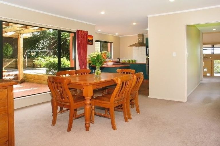 Photo of property in 51 Sunrise Boulevard, Tawa, Wellington, 5028