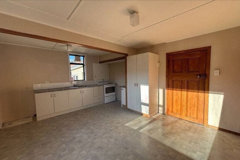 Photo of property in 8 Arapiki Road, Stoke, Nelson, 7011