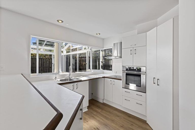 Photo of property in 1/20 Norwood Road, Bayswater, Auckland, 0622