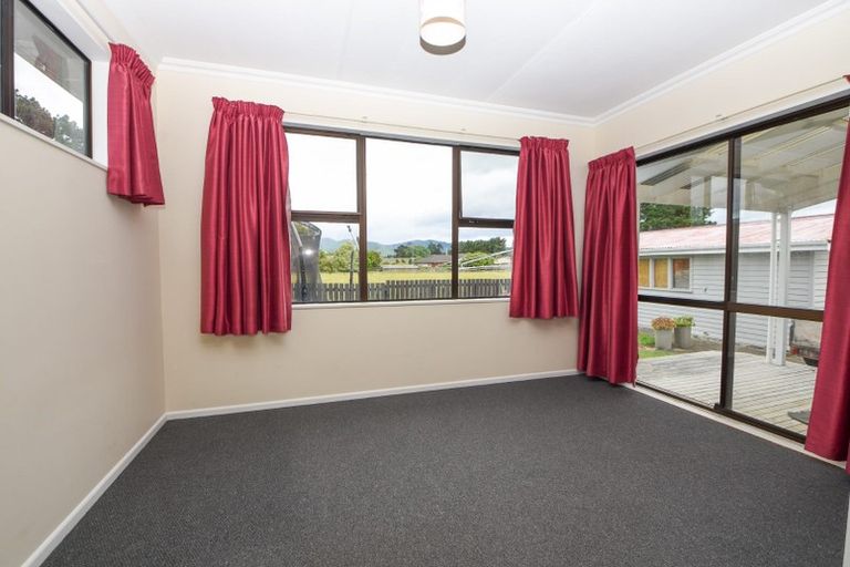 Photo of property in 18 Taverner Street, Carterton, 5713