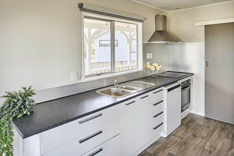 Photo of property in 3 Tikati View, Titahi Bay, Porirua, 5022