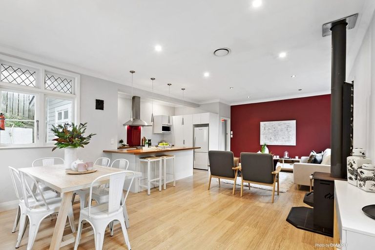 Photo of property in 16 Hudson Street, Island Bay, Wellington, 6023