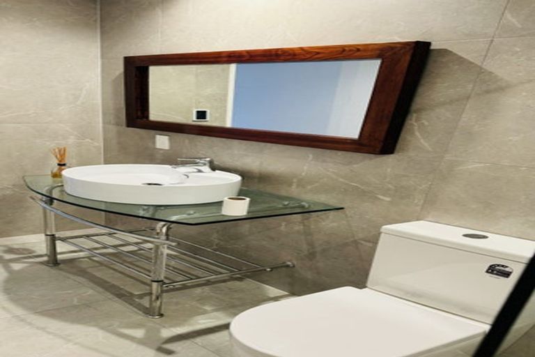 Photo of property in 1/324 Beach Road, Campbells Bay, Auckland, 0630