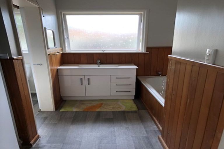 Photo of property in 48 Solway Avenue, Ilam, Christchurch, 8041