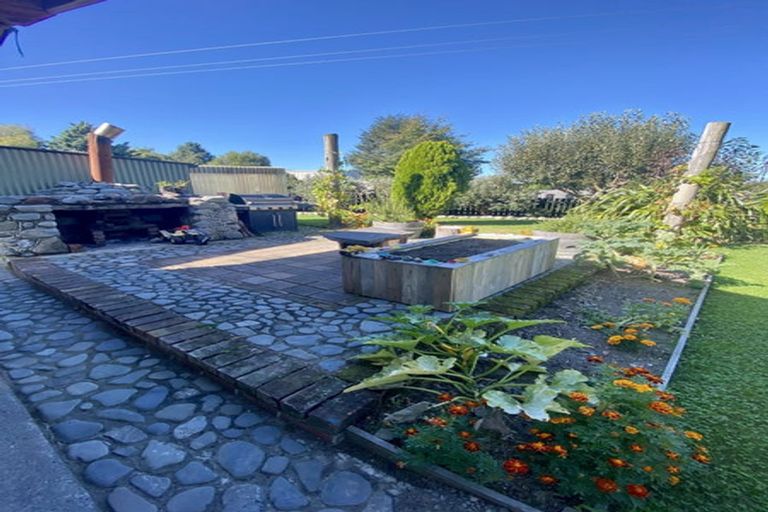 Photo of property in 15 Harewood Road, Oxford, 7430