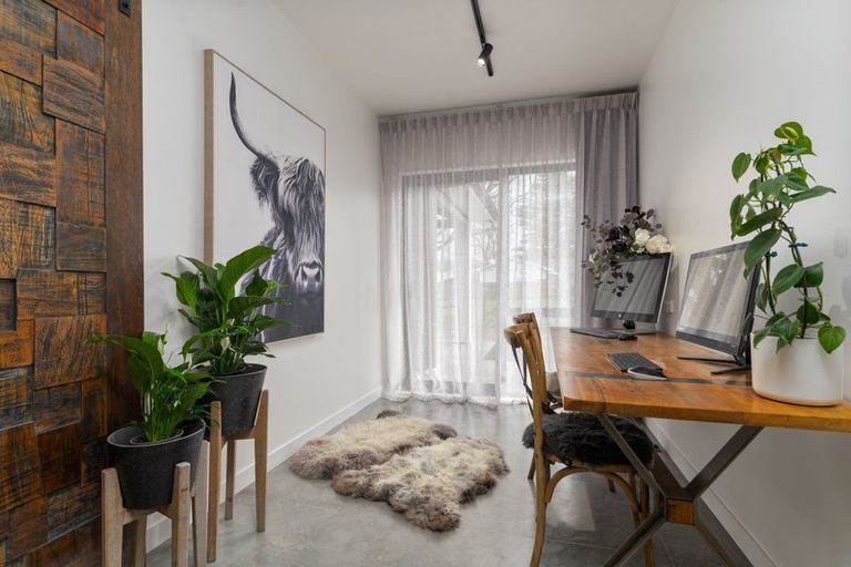 Photo of property in 16 Oates Place, Greytown, 5712