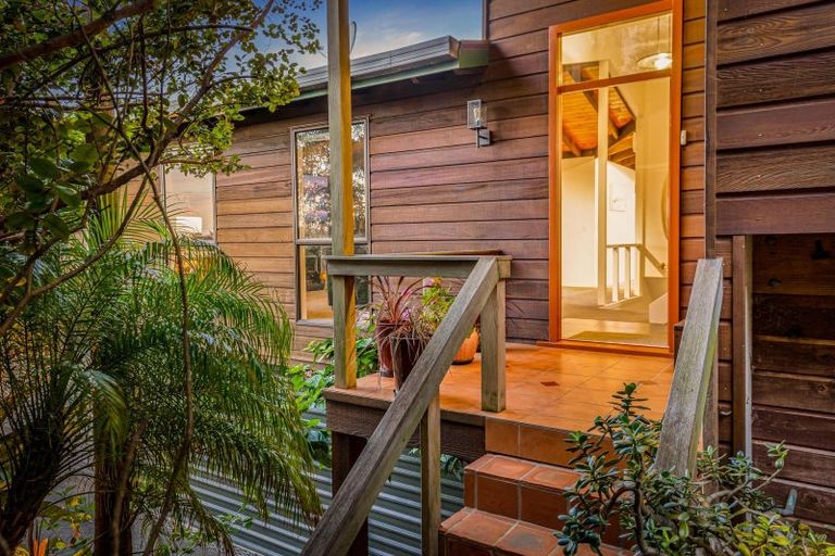 Photo of property in 2/194 Glenvar Road, Torbay, Auckland, 0630