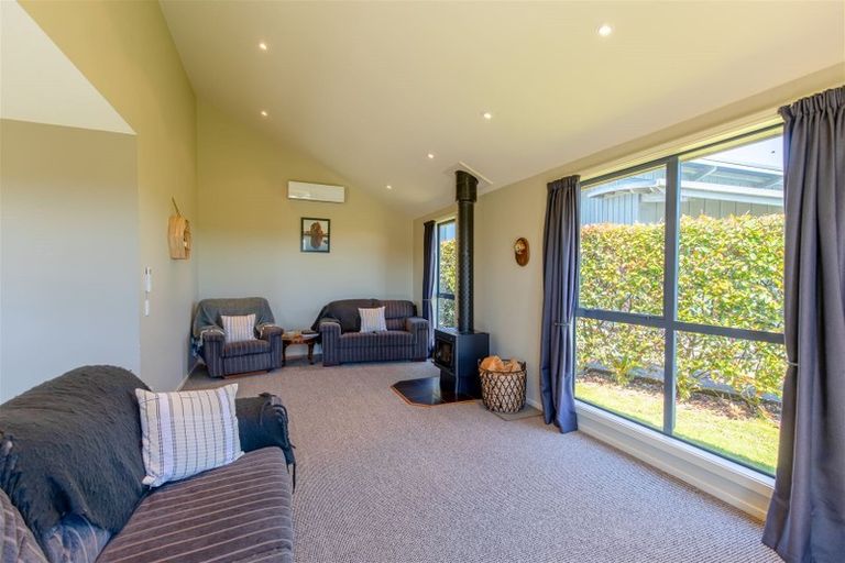 Photo of property in 103 Cashmere Bay Road, Moana, 7875