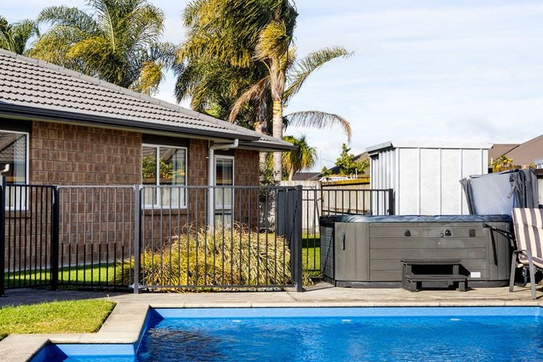 Photo of property in 5 Allgood Place, Rototuna North, Hamilton, 3210