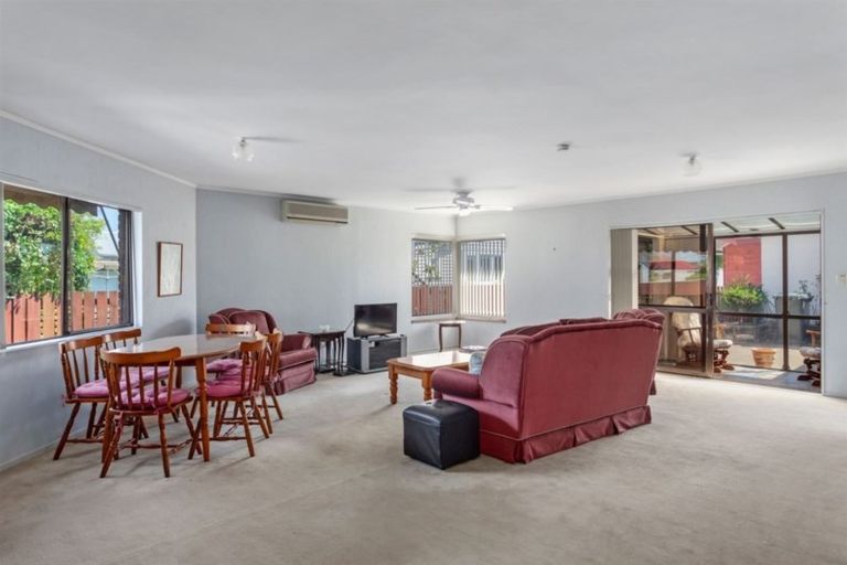 Photo of property in 2/15 Victoria Avenue, Whakatane, 3120