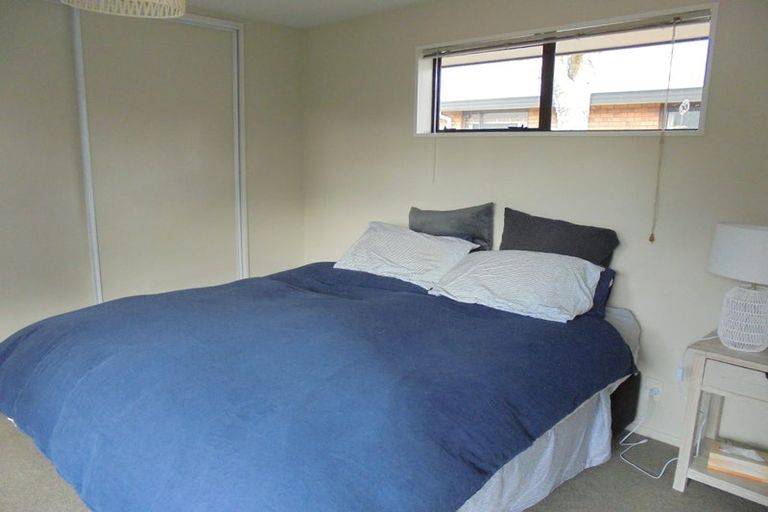 Photo of property in 2/39 Jennifer Street, Bryndwr, Christchurch, 8053