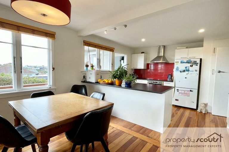 Photo of property in 10 Moana Crescent, Blagdon, New Plymouth, 4310