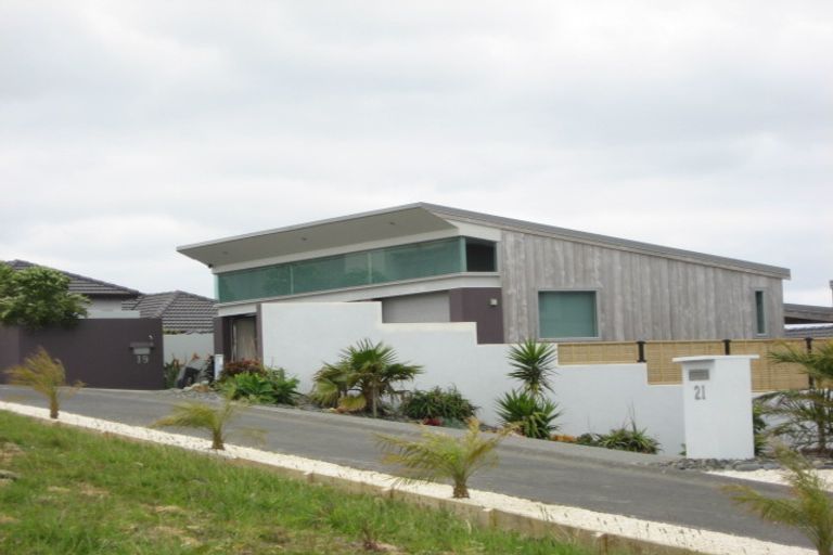 Photo of property in 19 Beauvoir Avenue, Matakatia, Whangaparaoa, 0930