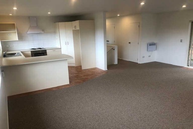 Photo of property in 11 Whitshire Mews, Massey, Auckland, 0614
