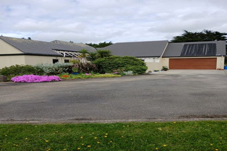 Photo of property in 92 Tutaki Road, Kelvin Grove, Palmerston North, 4470