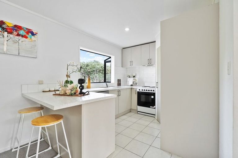 Photo of property in 2/38 Waverley Avenue, Glenfield, Auckland, 0629