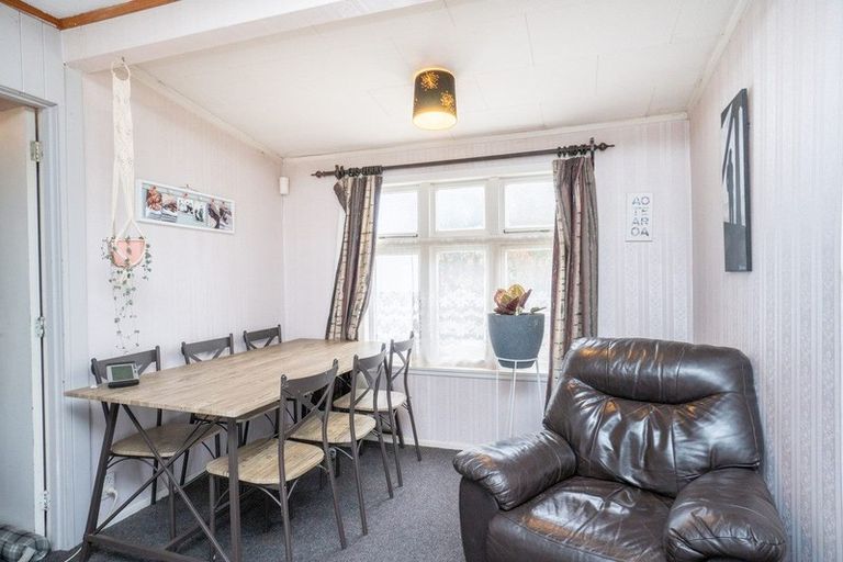 Photo of property in 9 Huia Street, Pahiatua, 4910