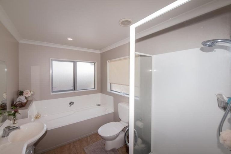 Photo of property in 50a Erlestoke Crescent, Churton Park, Wellington, 6037