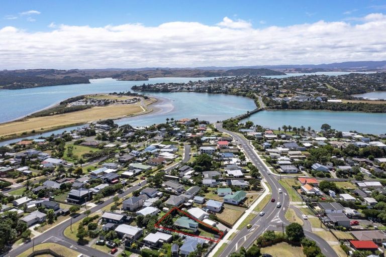 Photo of property in 65a Wainui Road, Raglan, 3225