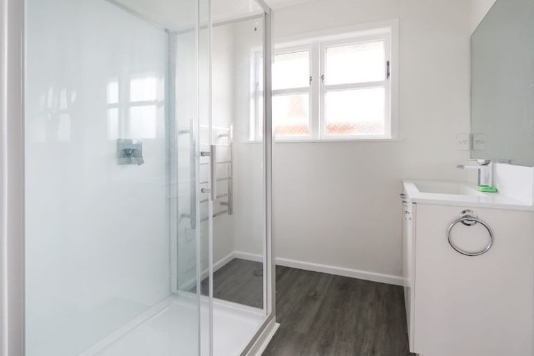 Photo of property in 5 Minifie Avenue, Melville, Hamilton, 3206