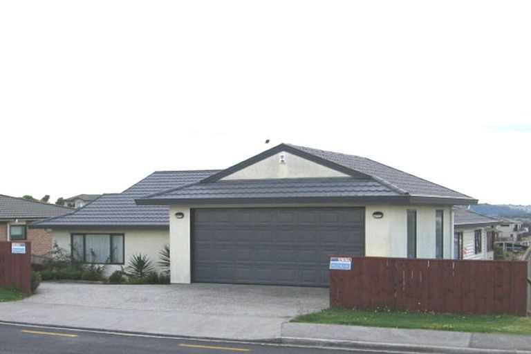 Photo of property in 64 Luckens Road, West Harbour, Auckland, 0618