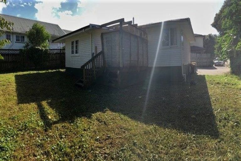 Photo of property in 68a Flanshaw Road, Te Atatu South, Auckland, 0610