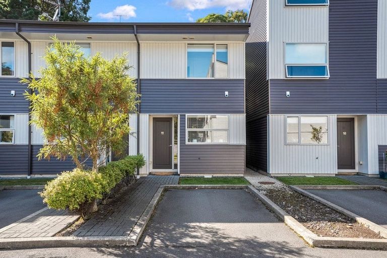 Photo of property in 11/8 Thatcher Crescent, Crofton Downs, Wellington, 6035